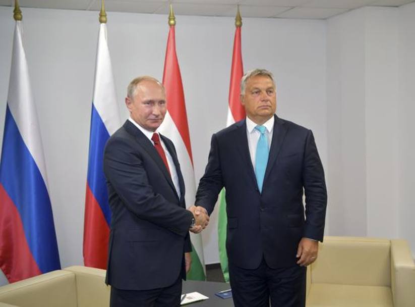 Putin con il Primo Ministro ungherese Orban EPA